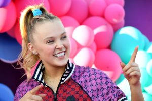 JoJo Siwa not being invited to Nickelodeon 2022 Kids’ Choice Awards sparks controversy