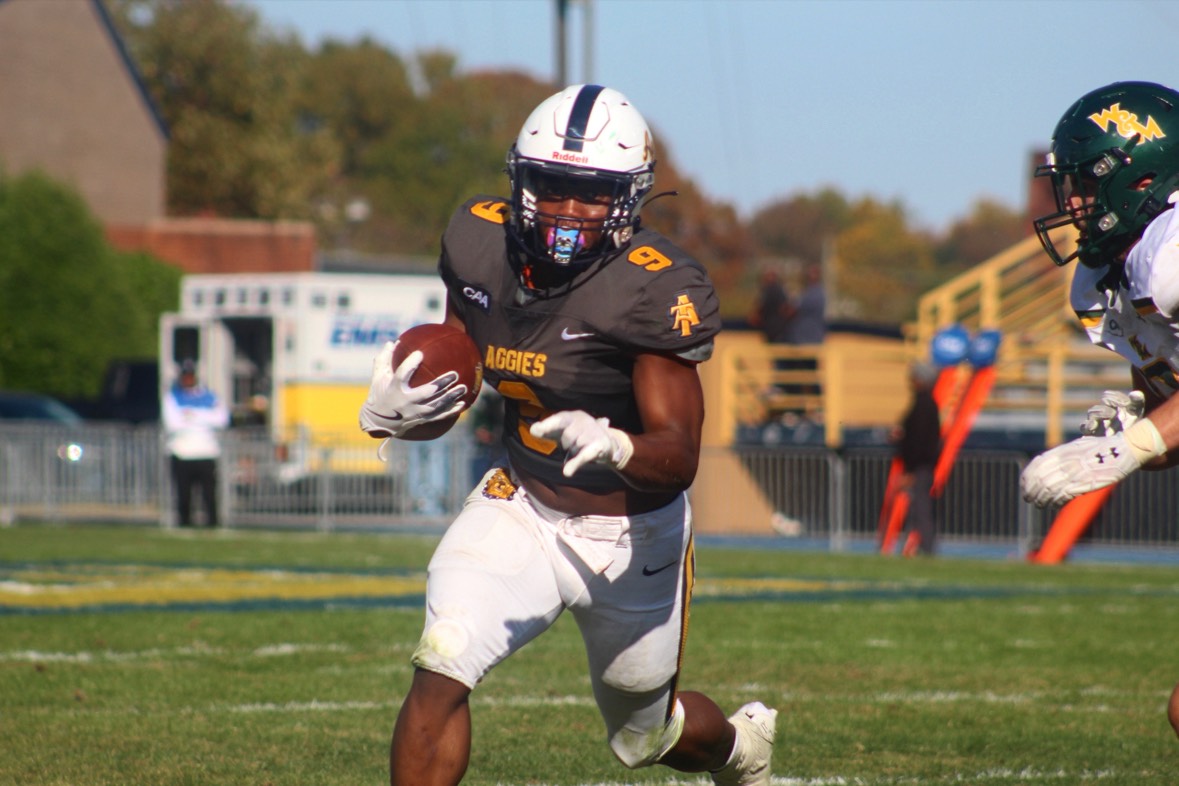 Shimique Blizzard had a career high 132 yards on Saturday