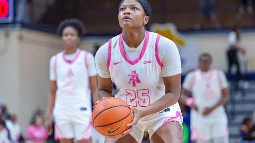 Junior Forward Paris Locke attempts a free throw